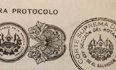 Diferencia de un documento Elaborado por un Consulado de El Salvador y uno elaborado por un Abogado y Notario de El Salvador.