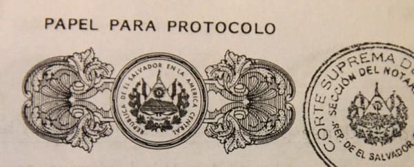 Diferencia de un documento Elaborado por un Consulado de El Salvador y uno elaborado por un Abogado y Notario de El Salvador.